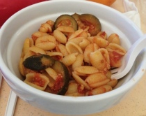Un piatto di pasta con le zucchine